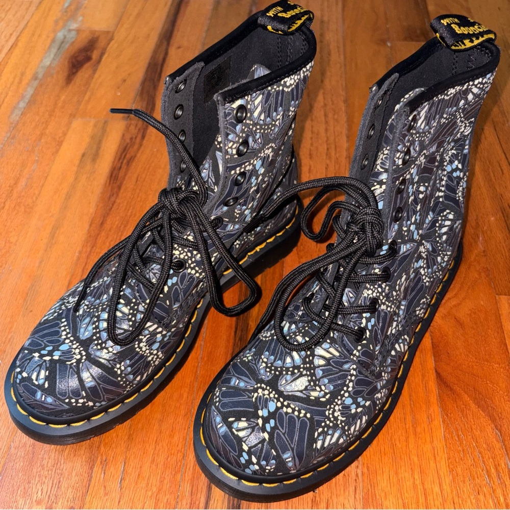 Dr. Martens 1460 Blue Black Butterfly Women's Boots | Size 7 women’s - Picture 13 of 13
